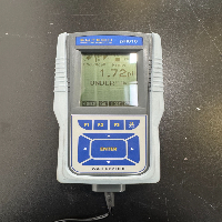 Eutech Instruments CyberScan Waterproof Portable Meter Kit image 1